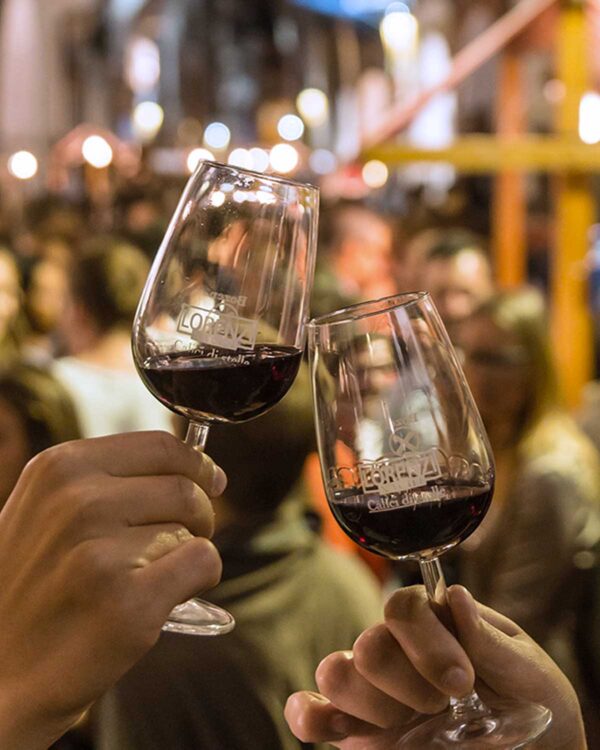 Customizable tasting glasses with texts and logo TT 225cc tasting glass. -Transparent in unbreakable plastic